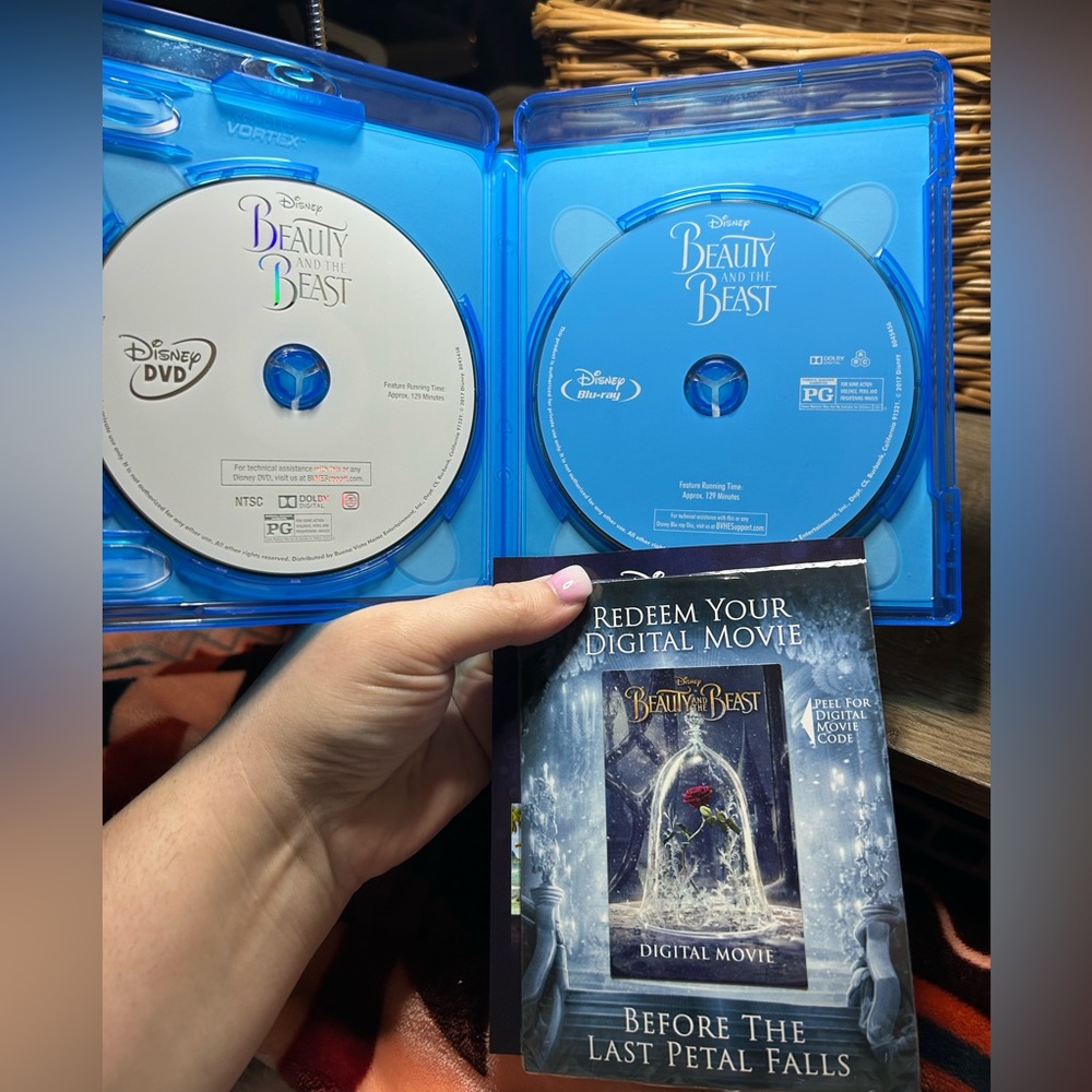 Disney's Beauty and the Beast Blu-ray Combo - Yellow and Blue - Picture 3 of 6